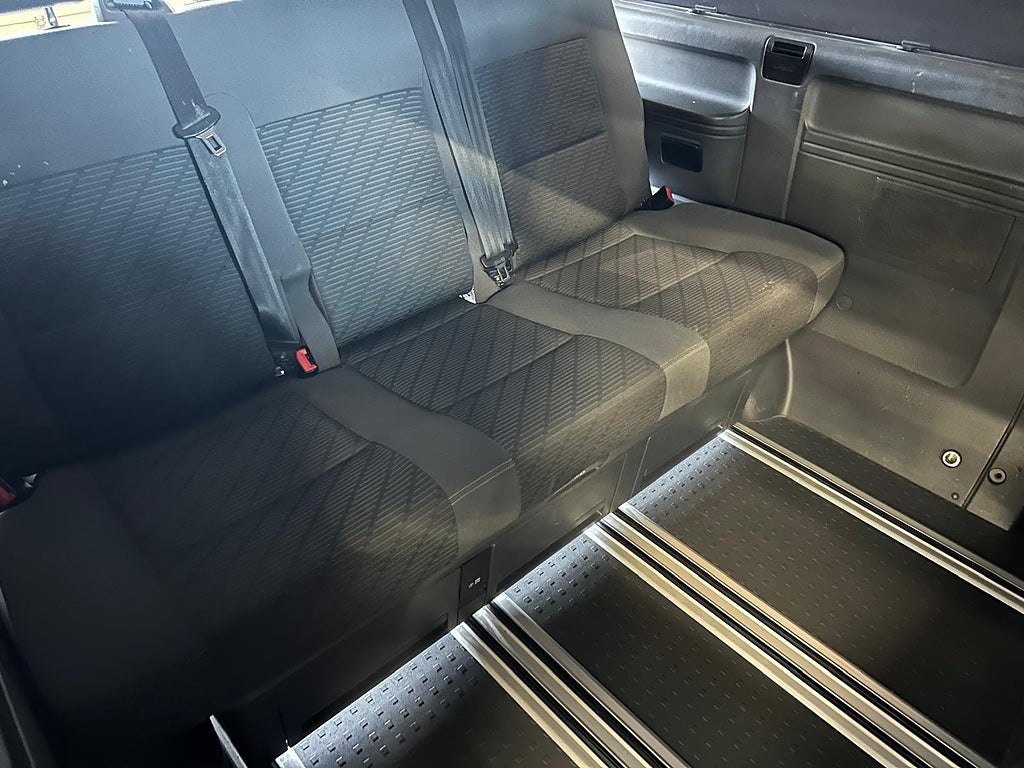 Volkswagen Multivan 2012 - miniatyr 14