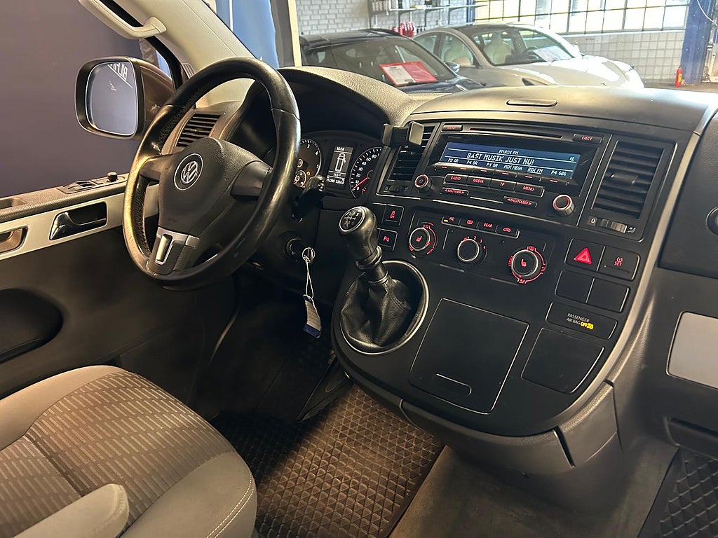 Volkswagen Multivan 2012 - miniatyr 10