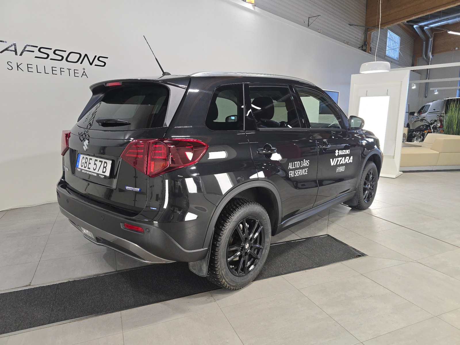 Suzuki Vitara 1.4T Hybrid AWD | V-Hjul M-Värm 2026 - miniatyr 4