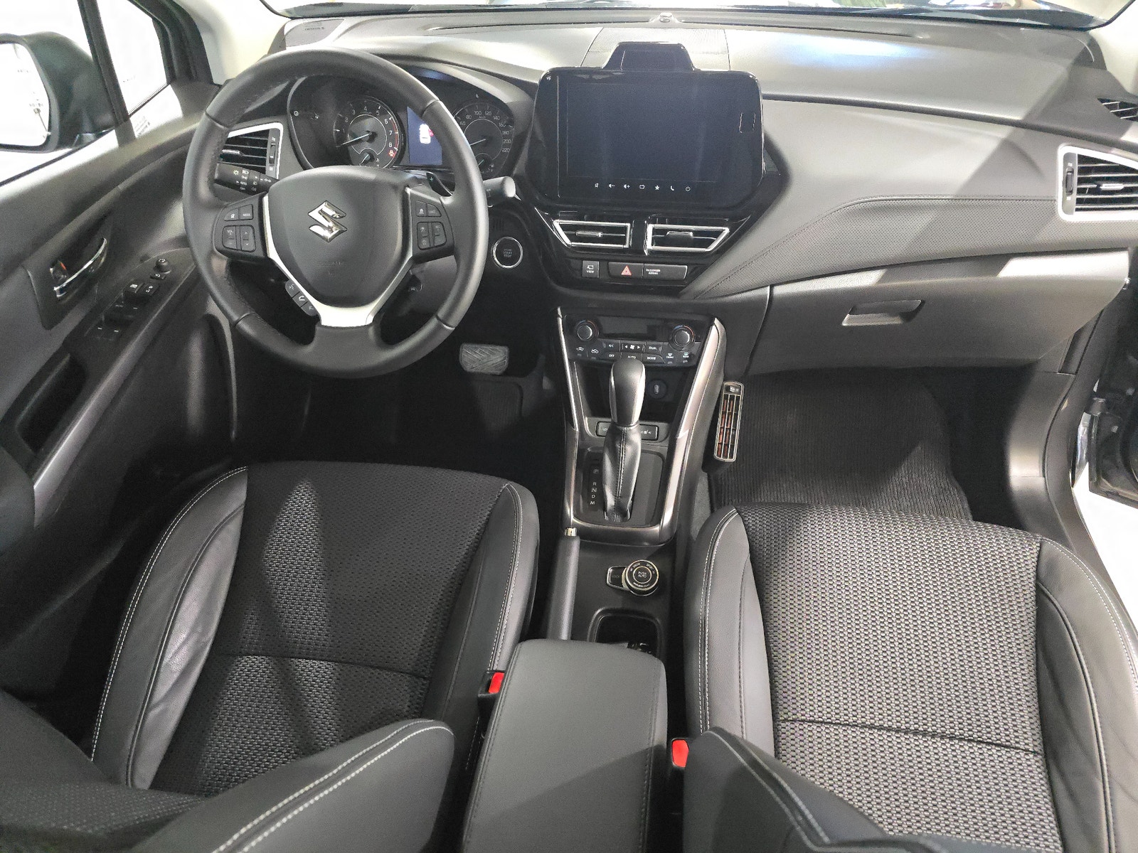 Suzuki S-Cross Inclusive 1,4T Hybrid AllGrip Aut | V-hjul & M-värm 2025 - miniatyr 9