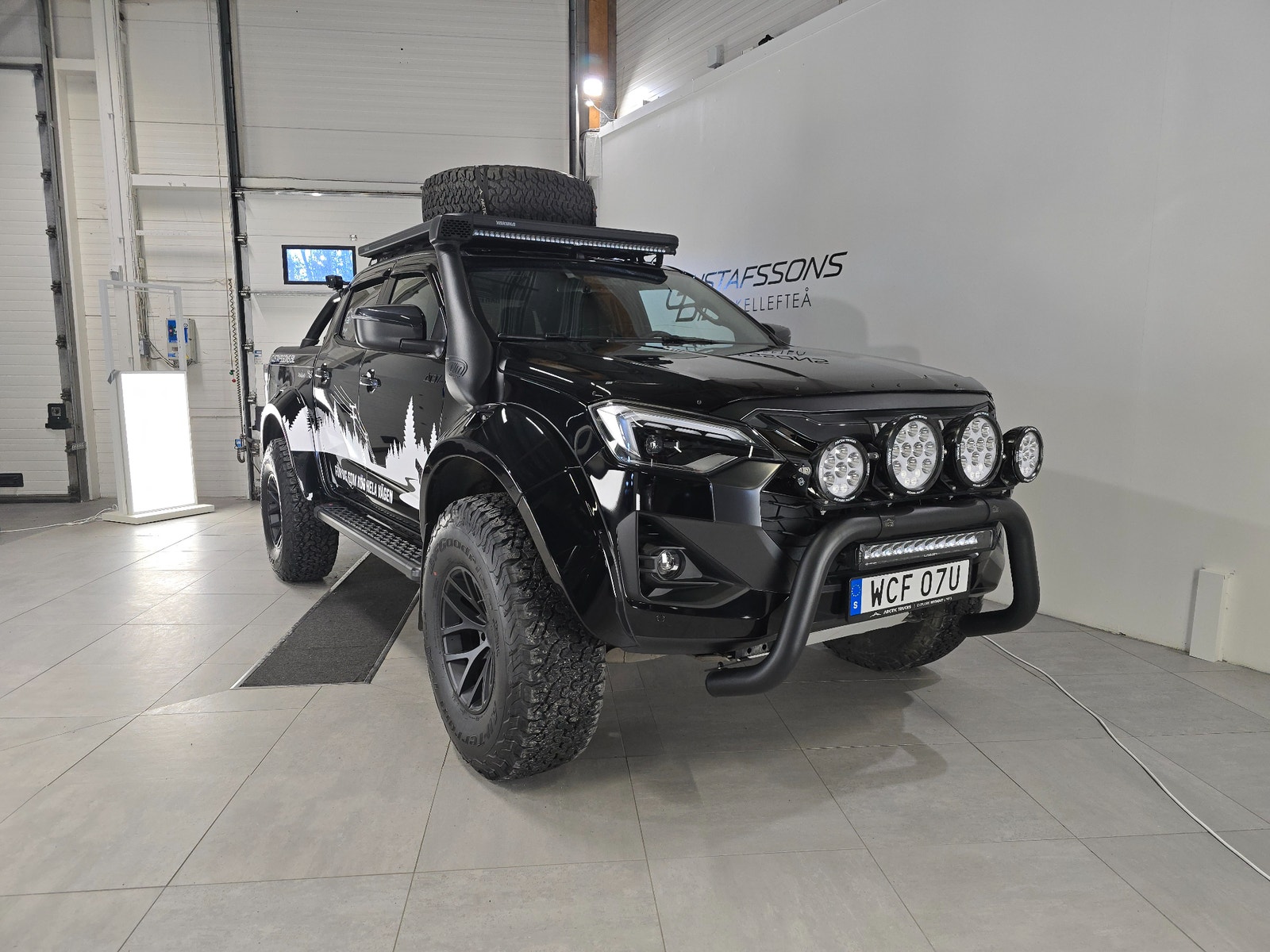Isuzu D-max D-Max Crew Cab 1.9 CNG 4WD AT37 Arctic Trucks 2024 - miniatyr 2