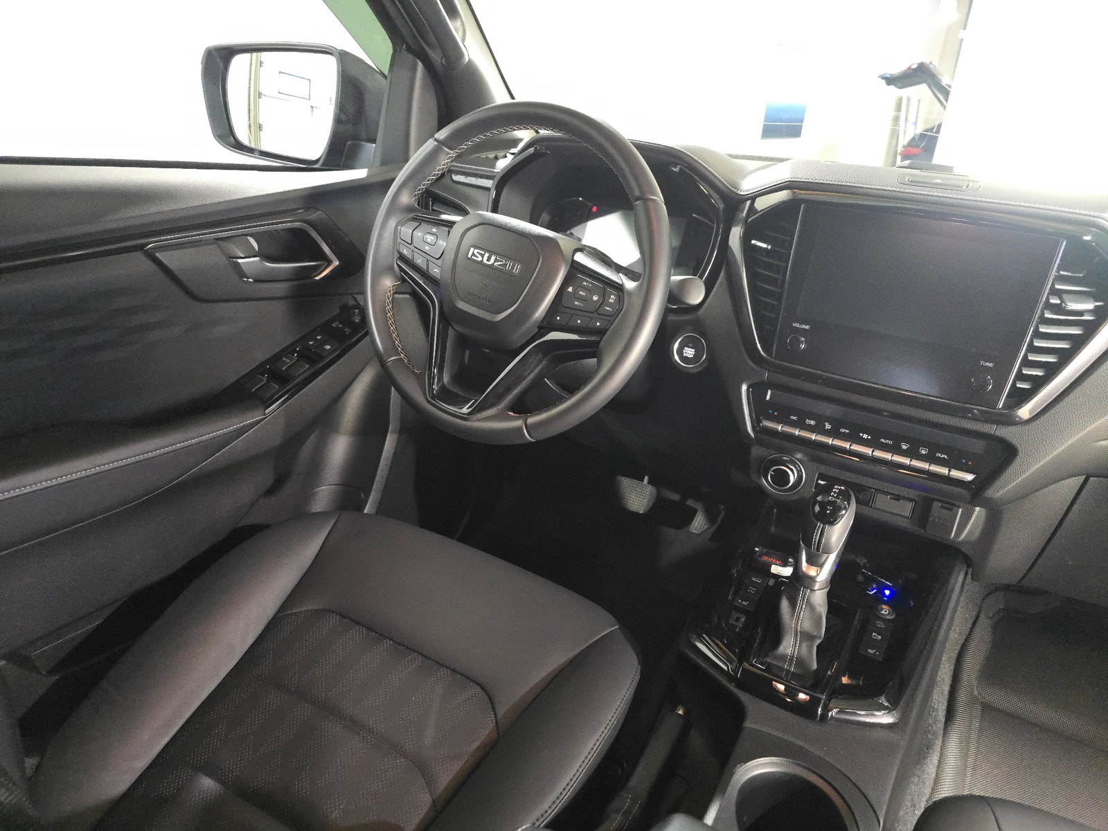 Isuzu D-max D-Max Crew Cab 1.9 CNG 4WD AT37 Arctic Trucks 2024 - miniatyr 13