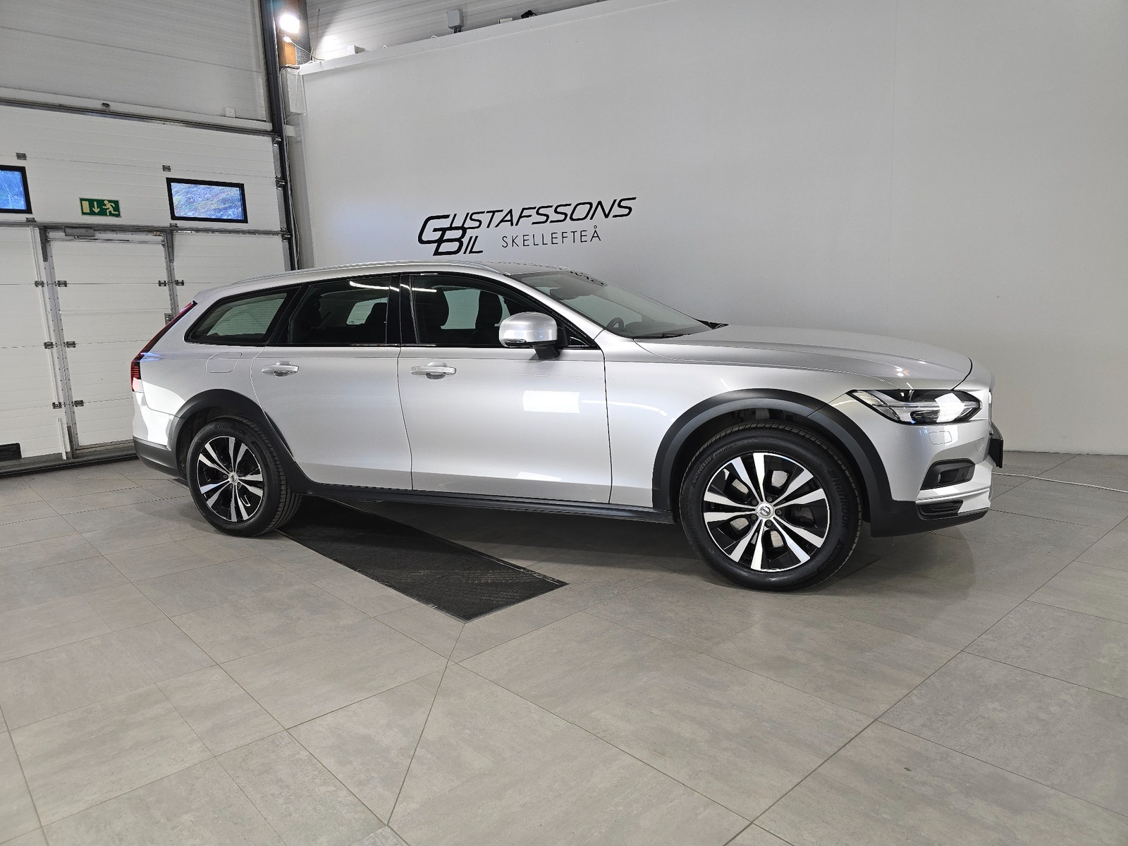 Volvo V90 Cross Country B4 AWD | V-hjul Drag Värmare VOC H/K BLIS