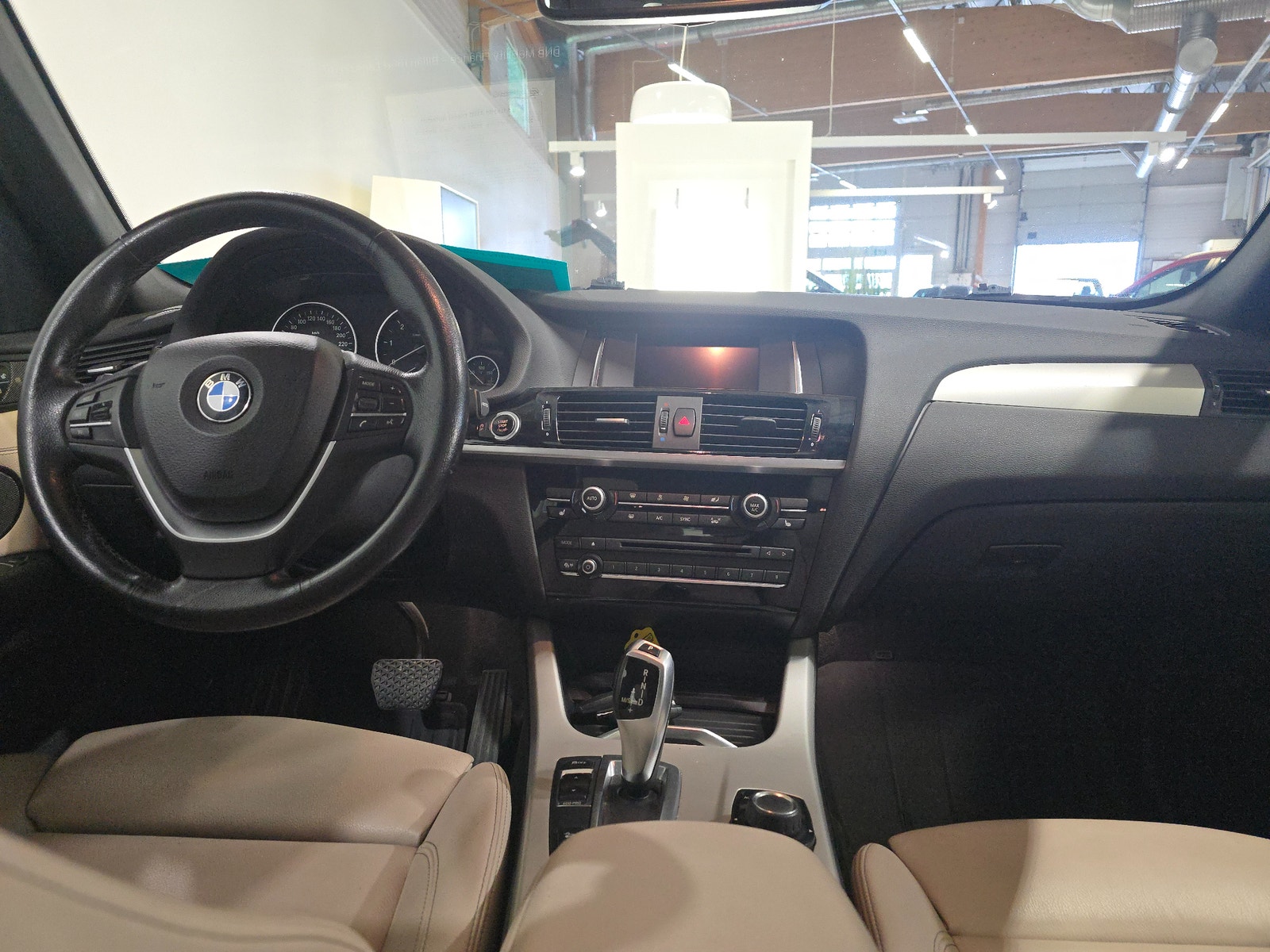 BMW X3 xDrive20d Steptronic | Drag, D-värm, V-hjul, Skinn, H/K 2016 - miniatyr 8