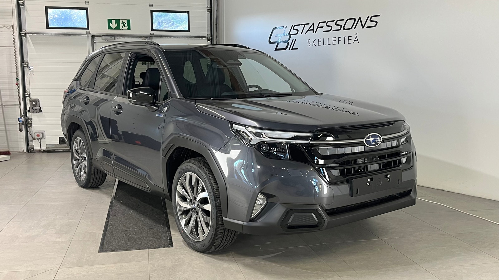 Subaru Forester e-Boxer Limited | Vinterhjul & Dragkrok 2026 - miniatyr 2