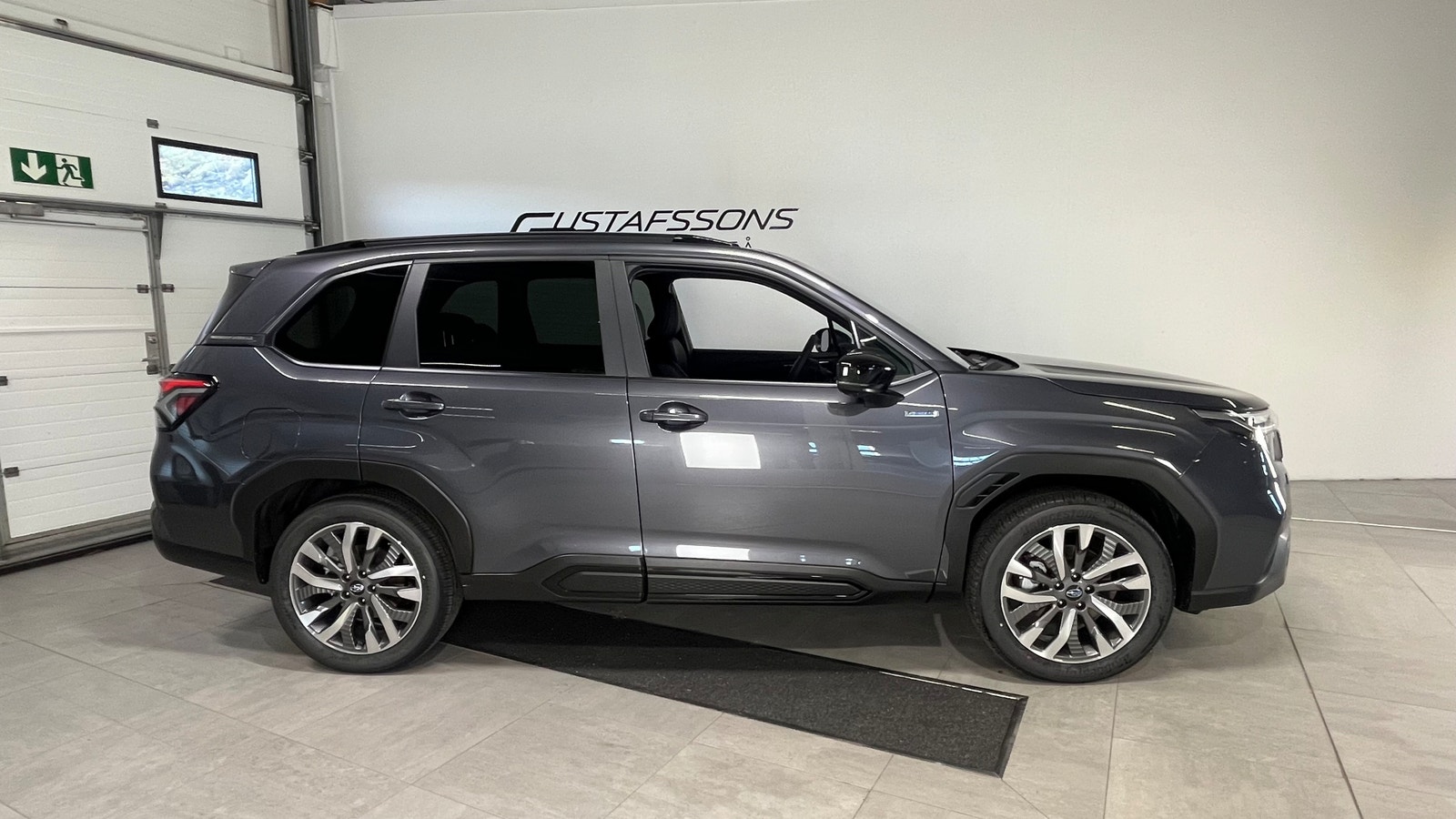 Subaru Forester e-Boxer Limited | Vinterhjul & Dragkrok 2026 - miniatyr 3