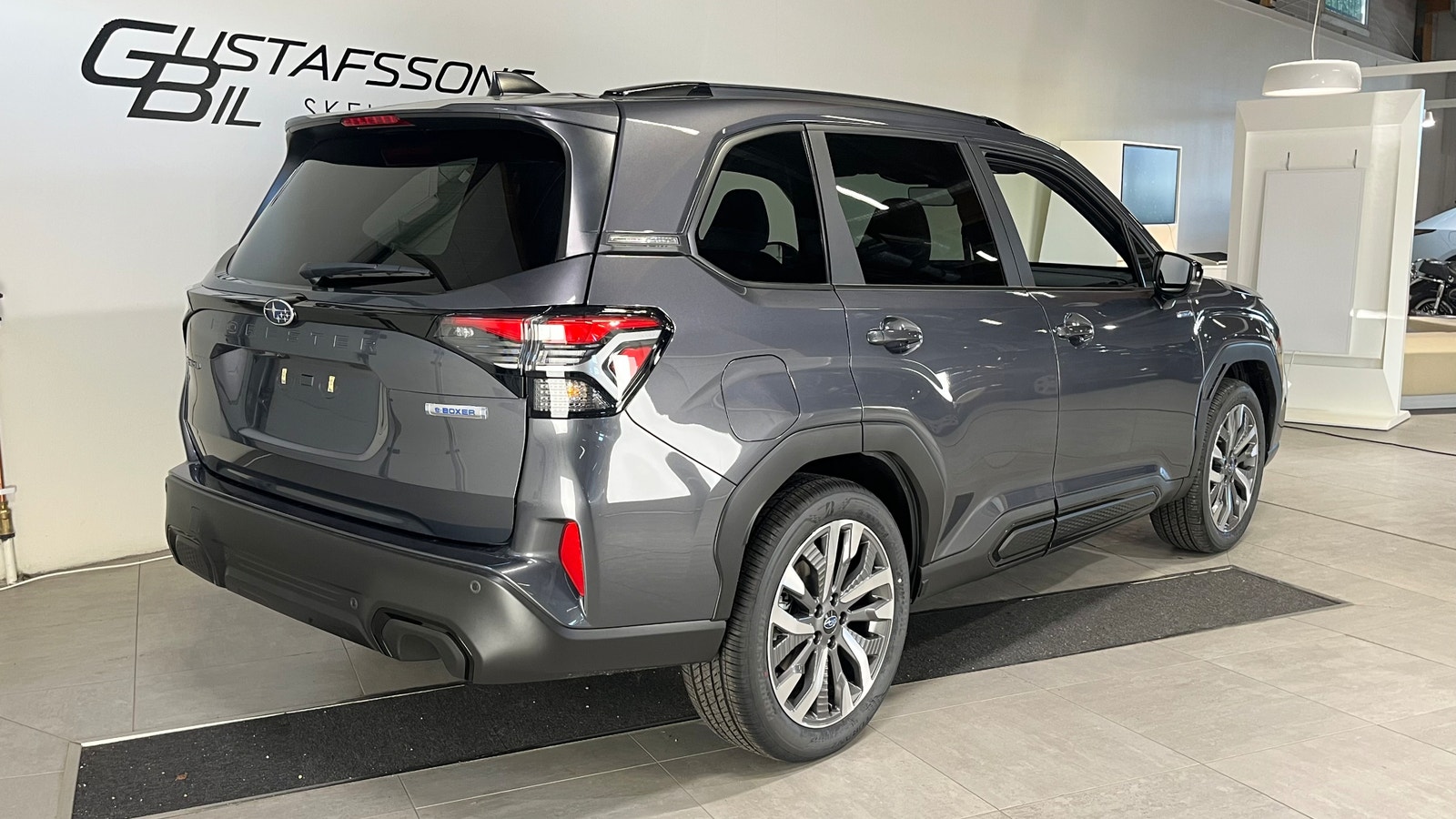 Subaru Forester e-Boxer Limited | Vinterhjul & Dragkrok 2026 - miniatyr 4