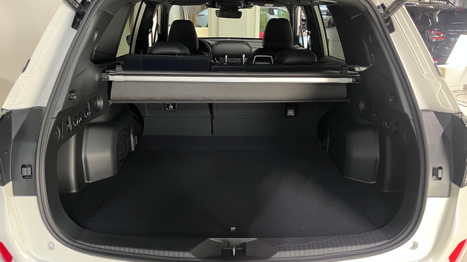 Subaru Forester e-Boxer Limited | Vinterhjul & Dragkrok 2026 - miniatyr 9