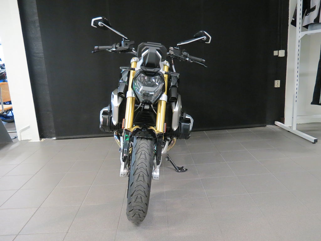 BMW R 1250 R TRIPLE BLACK 2023 - miniatyr 3