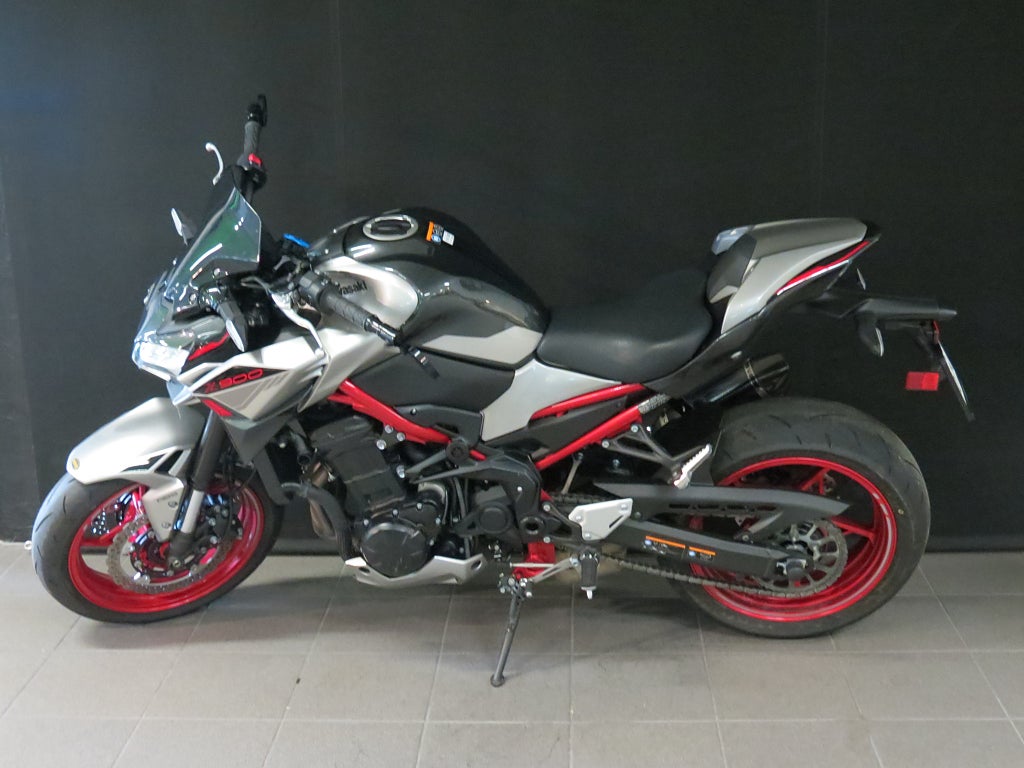 Kawasaki Z 900 PERFORMANCE 2023 - miniatyr 2