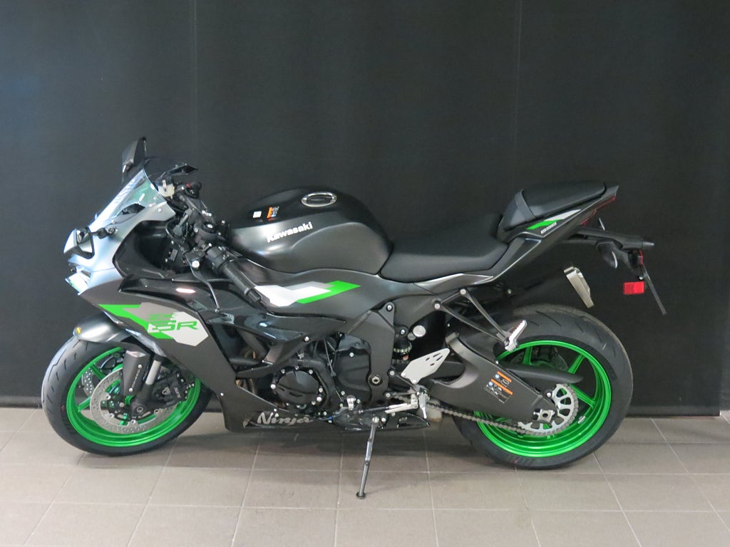 Kawasaki ZX-6R 2027 - miniatyr 2