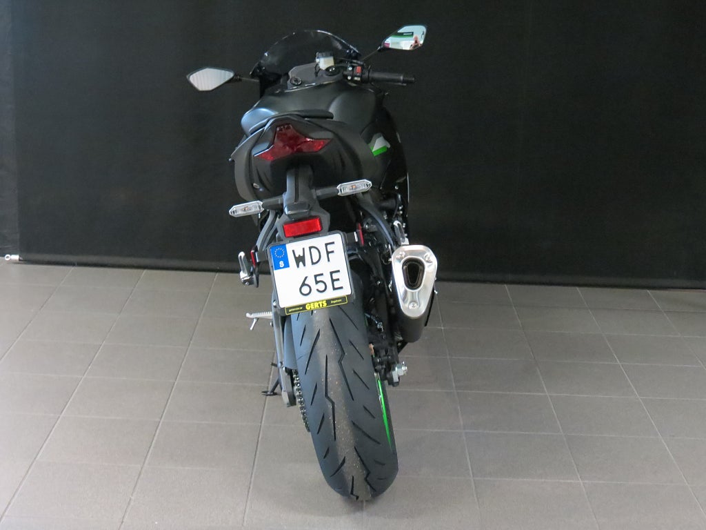 Kawasaki ZX-6R 2027 - miniatyr 5