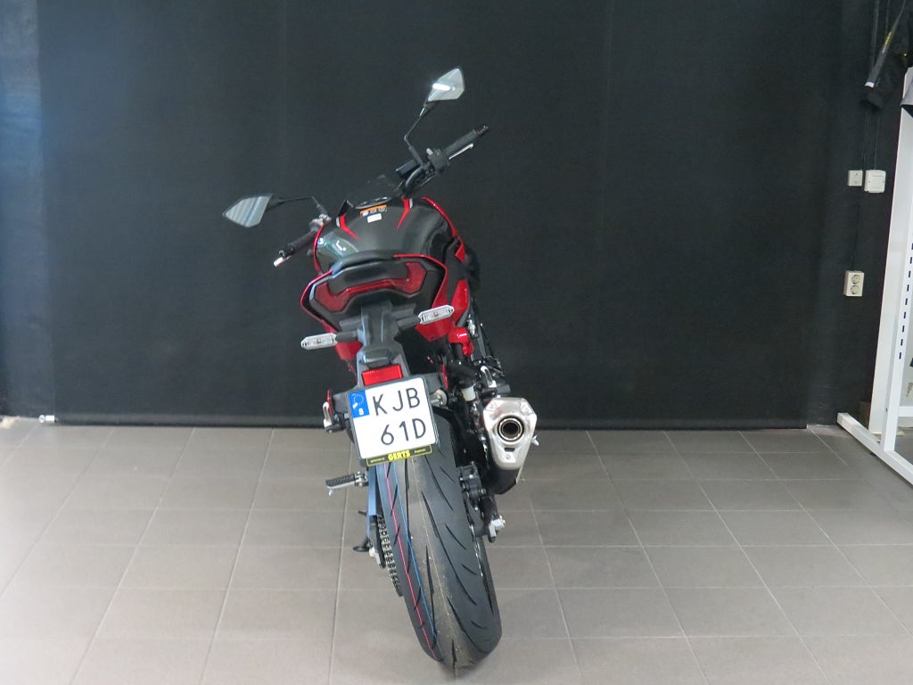 Kawasaki Z 900 2027 - miniatyr 5
