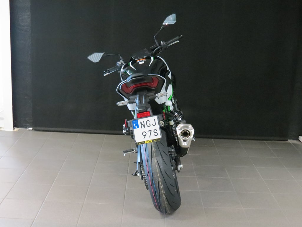Kawasaki Z 900 2027 - miniatyr 5