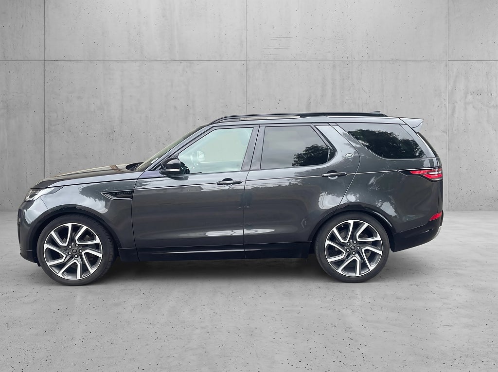 Land Rover Discovery 2017 - miniatyr 2