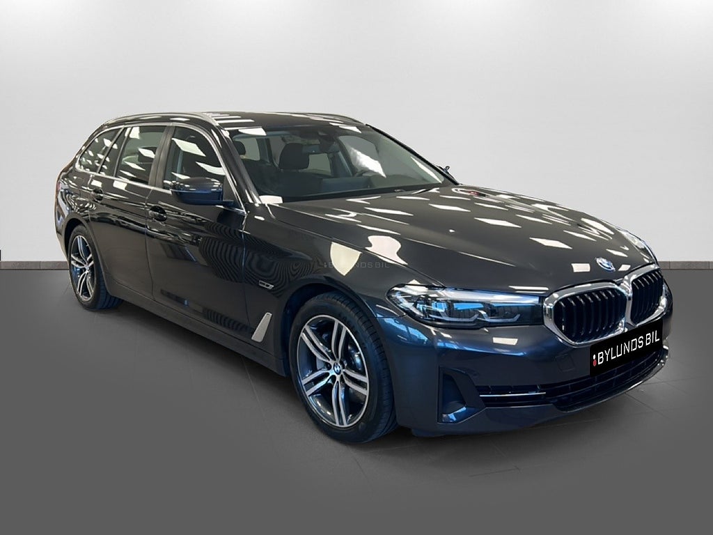 BMW 530e 2022 - miniatyr 3