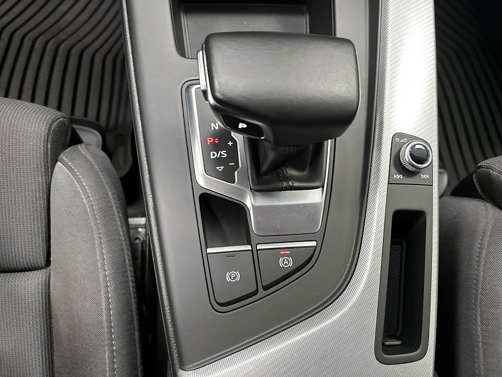 Audi A4 2020 - miniatyr 15