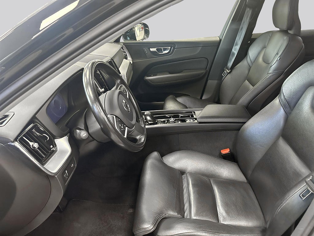 Volvo XC60 2020 - miniatyr 8