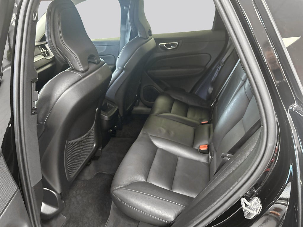 Volvo XC60 2020 - miniatyr 9