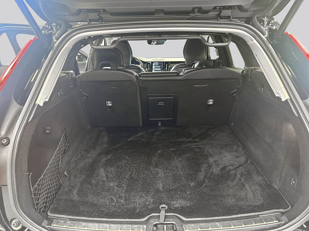 Volvo XC60 2020 - miniatyr 10