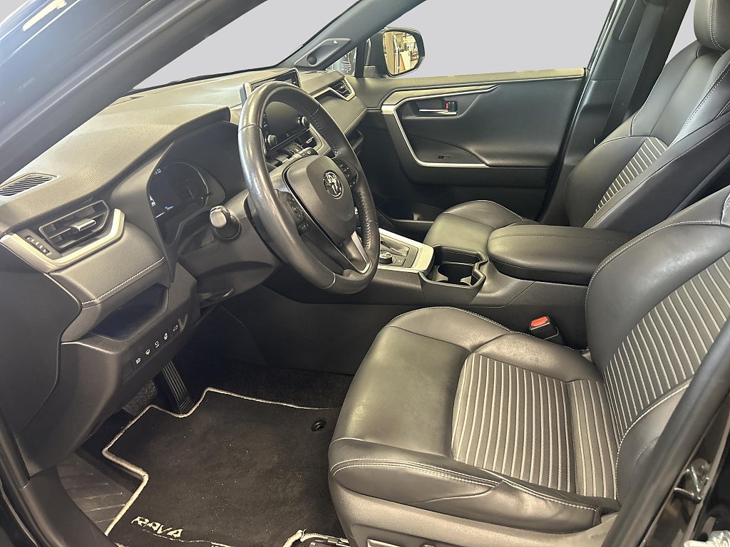 Toyota RAV4 2021 - miniatyr 8