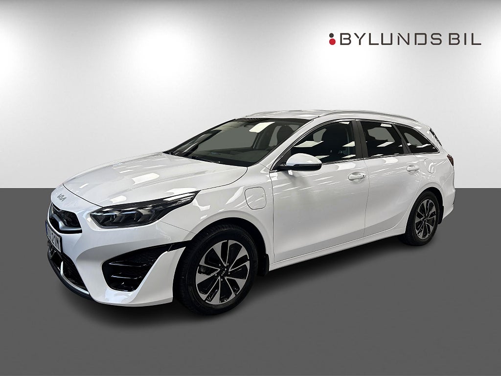 Kia Ceed 2024 - bild 1 av 19