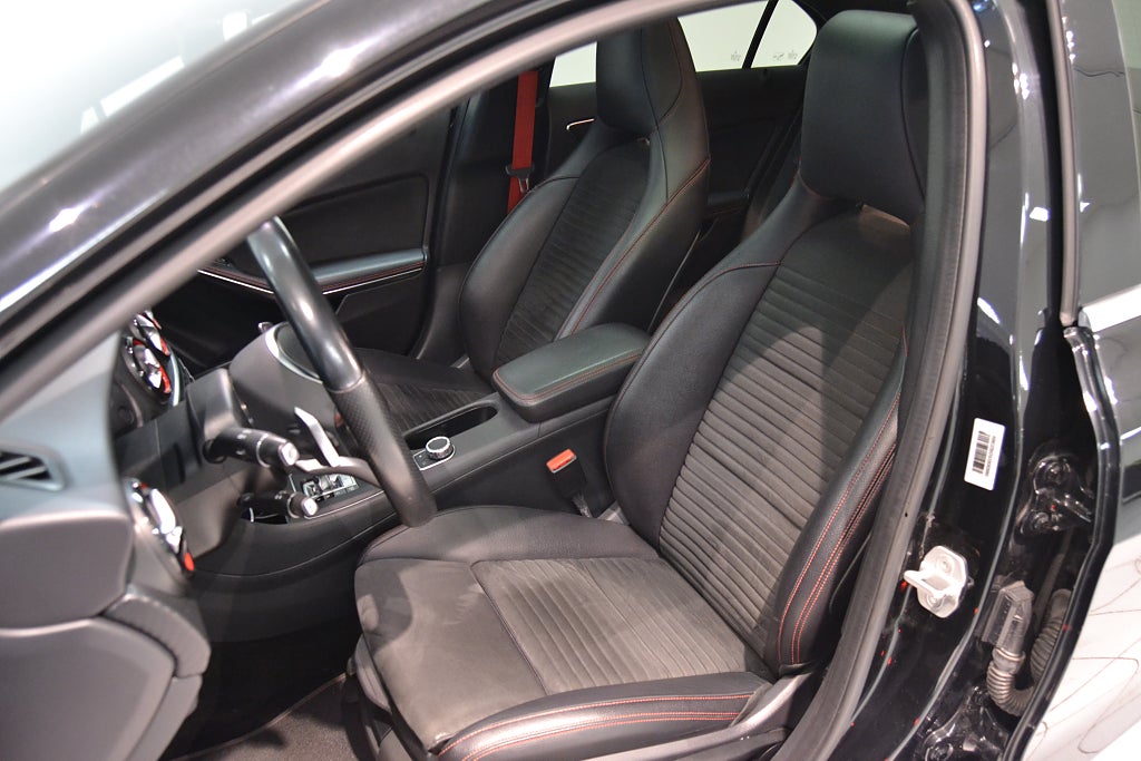 Mercedes-Benz A45 2016 - miniatyr 17