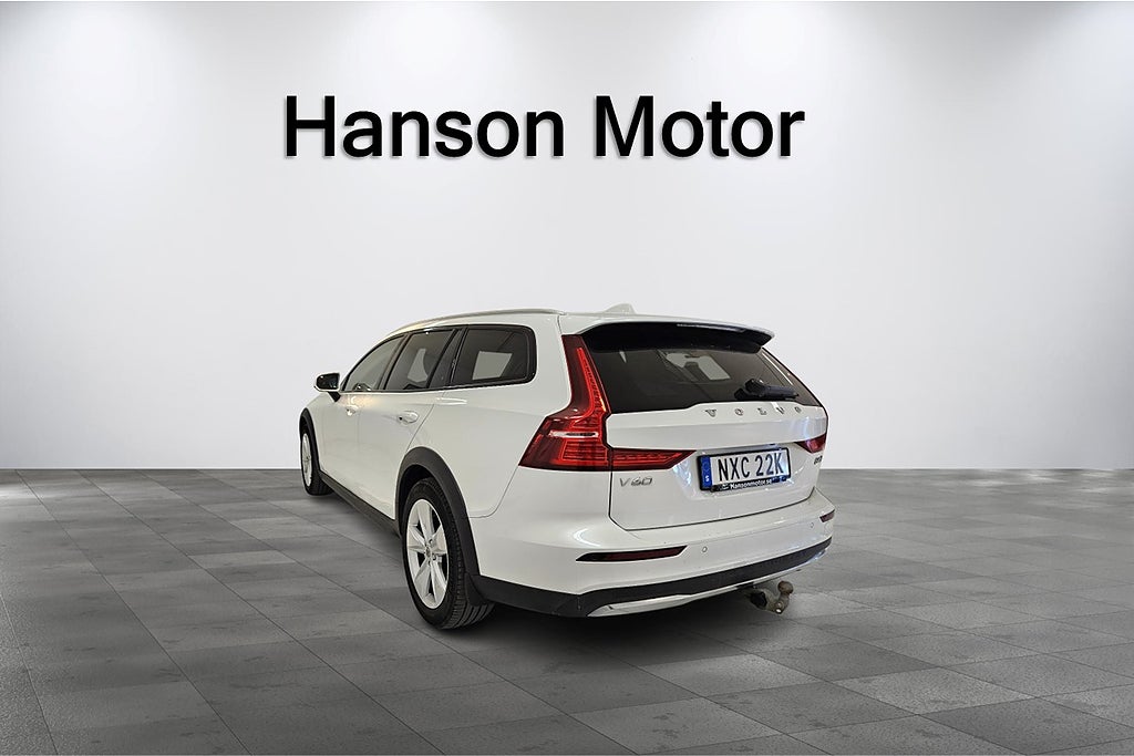 Volvo V60 Cross Country 2023 - miniatyr 2