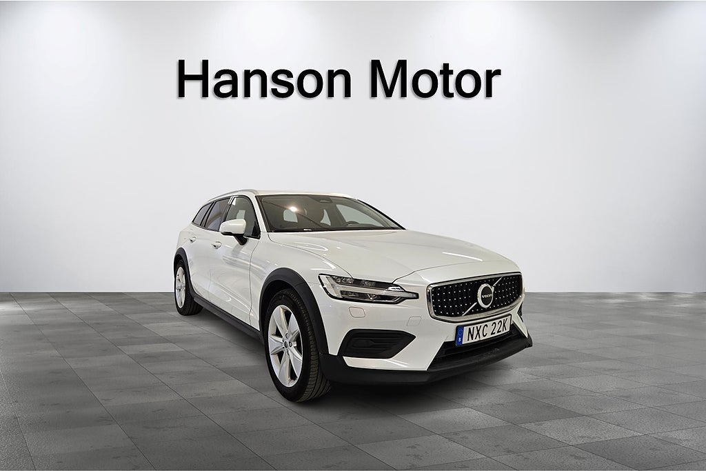 Volvo V60 Cross Country 2023 - miniatyr 5