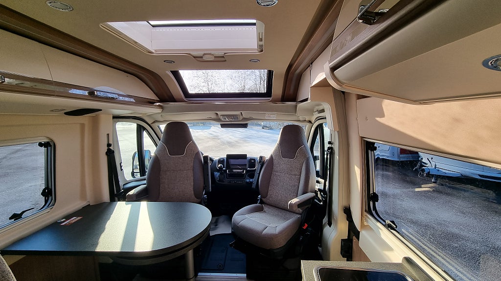 Malibu COMFORT GT SKYVIEW 640 LE * Truma D+6E *3,95%* *3500kg*Stor kyl* 2026 - miniatyr 12