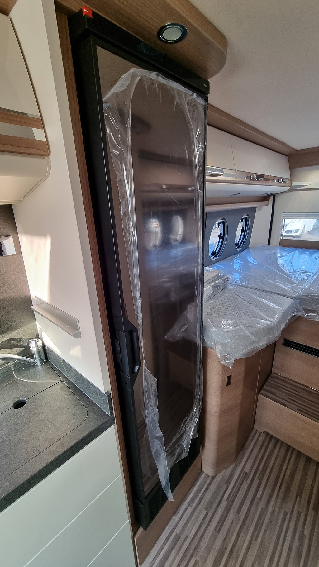 Malibu COMFORT GT SKYVIEW 640 LE * Truma D+6E *3,95%* *3500kg*Stor kyl* 2026 - miniatyr 15