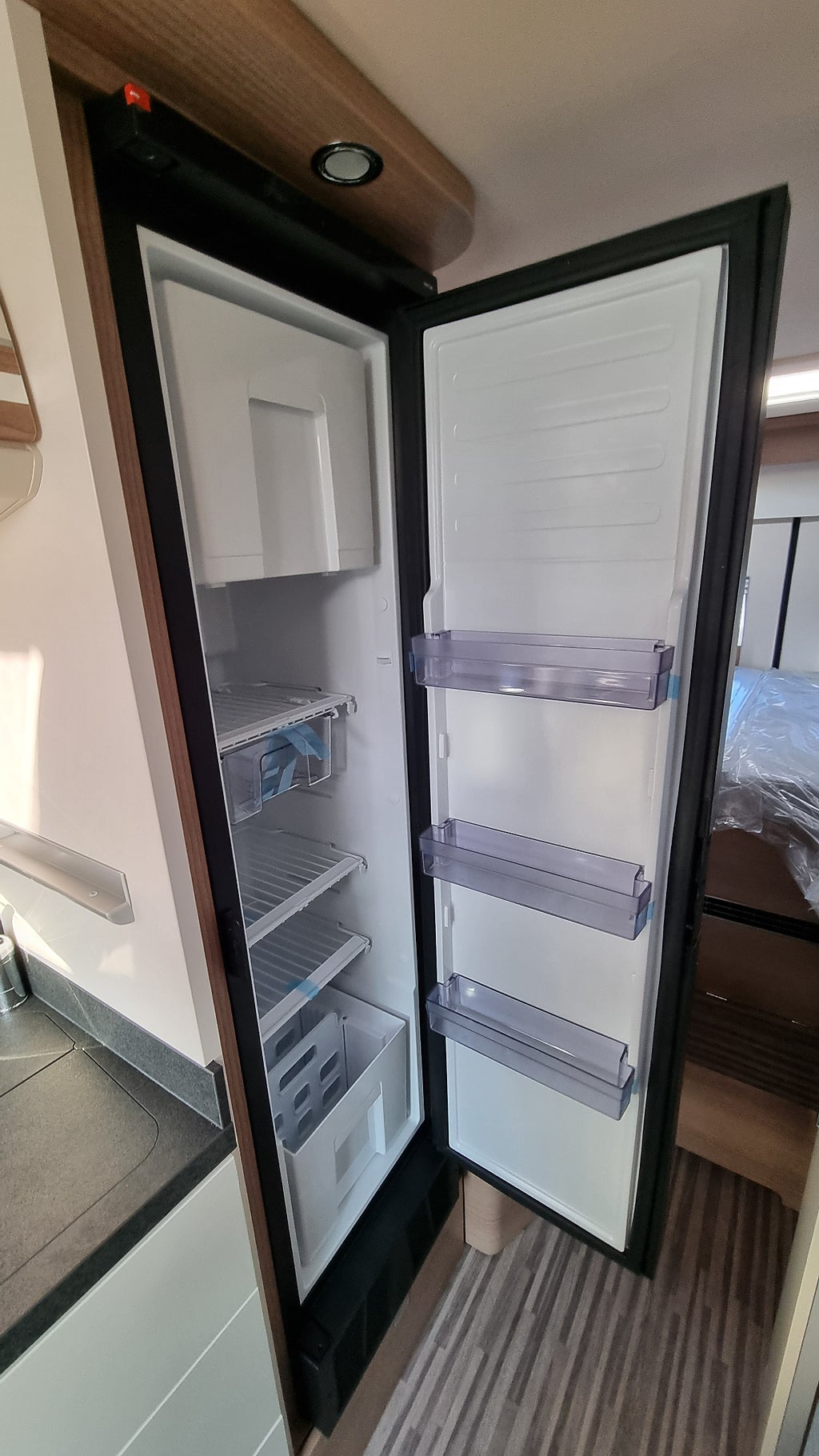 Malibu COMFORT GT SKYVIEW 640 LE * Truma D+6E *3,95%* *3500kg*Stor kyl* 2026 - miniatyr 16