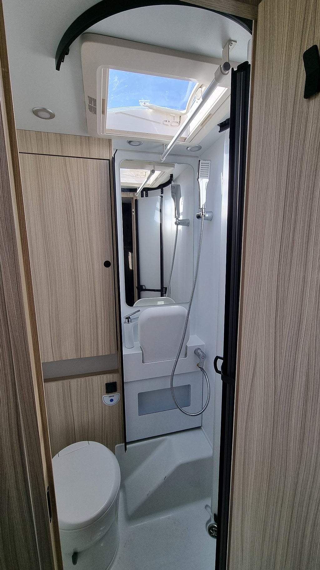 Sun Living S 72 DC - Ford 2.0 165 hk * B-Kort * Pluspaket * 2026 - miniatyr 13