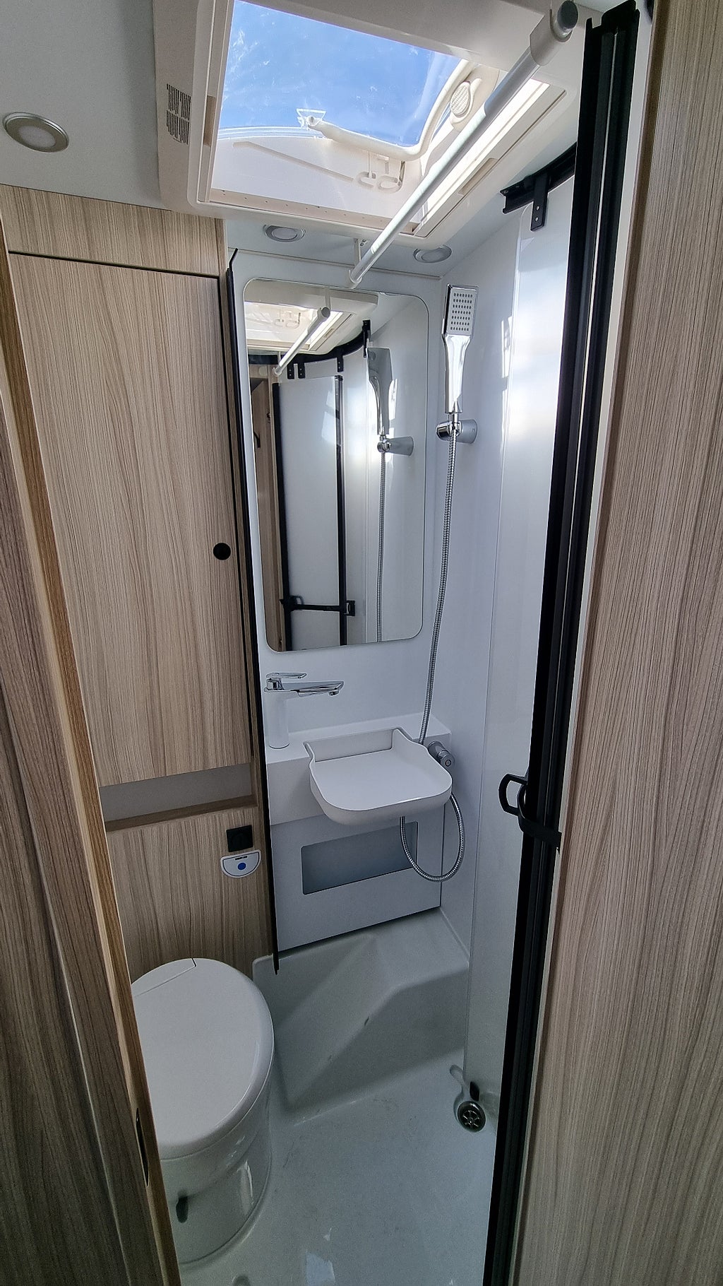 Sun Living S 72 DC - Ford 2.0 165 hk * B-Kort * Pluspaket * 2026 - miniatyr 14