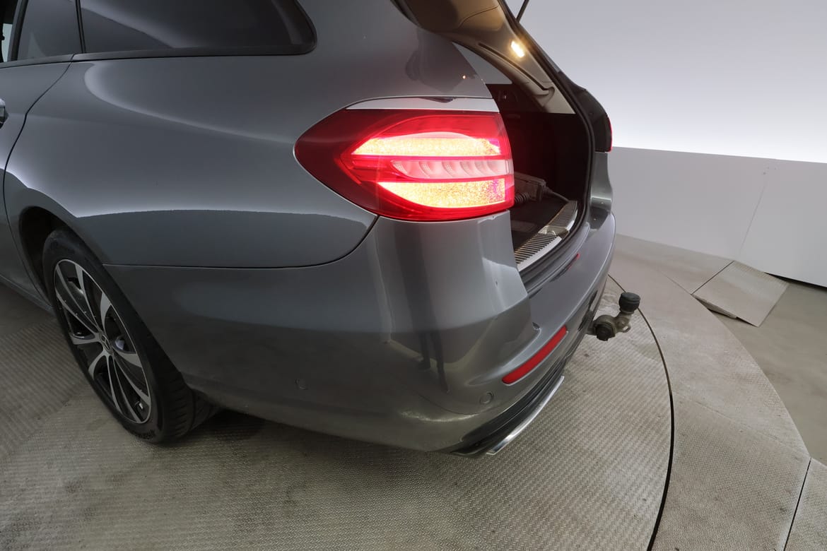 Mercedes-Benz E-Klass 2020 - miniatyr 7