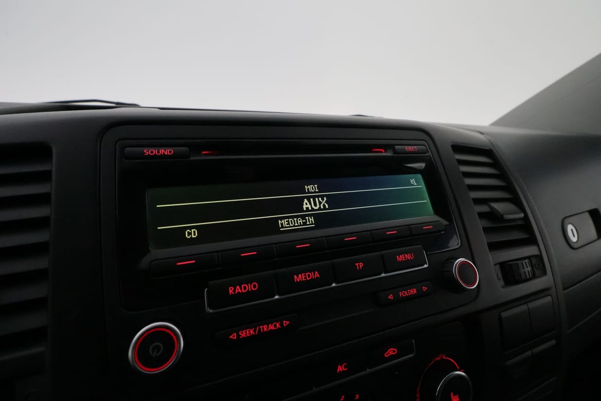 Volkswagen Transporter 2012 - miniatyr 21