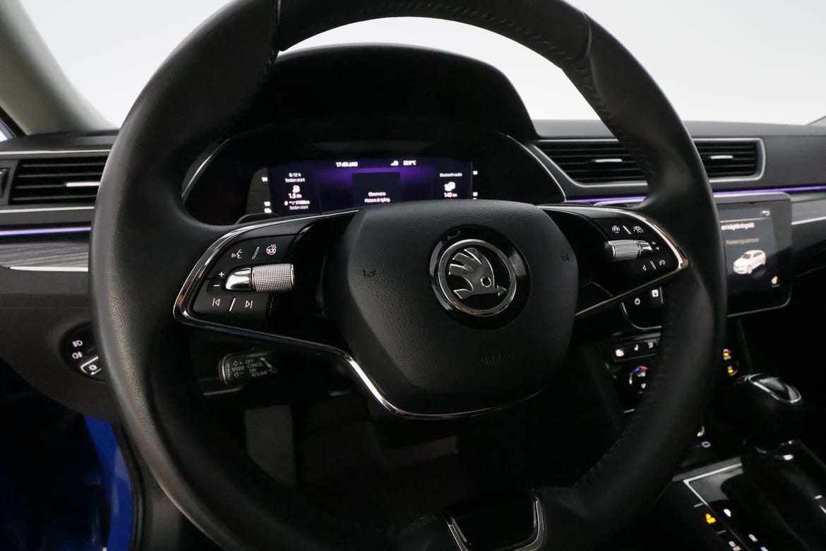 Škoda Superb 2023 - miniatyr 16