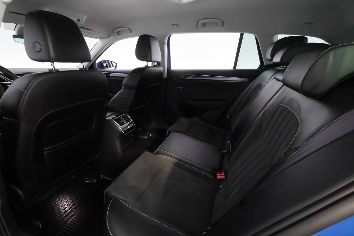 Škoda Superb 2023 - miniatyr 18