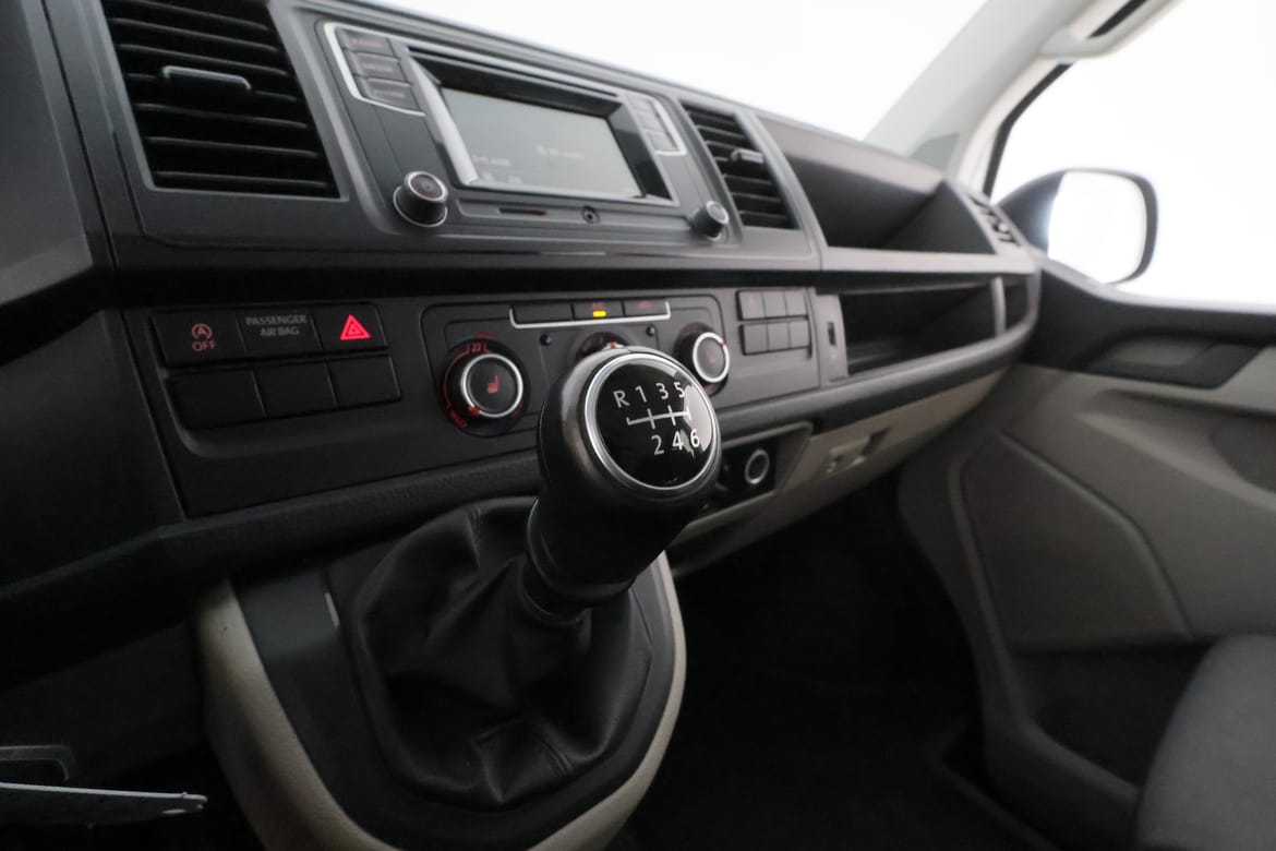 Volkswagen Transporter 2019 - miniatyr 18