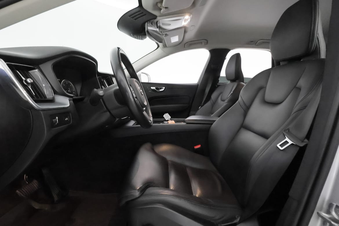 Volvo XC60 2021 - miniatyr 11