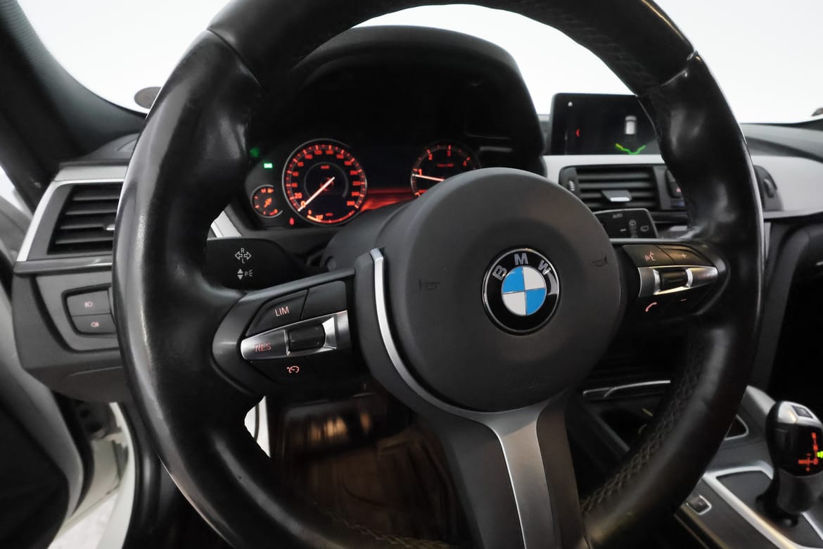 BMW 3-serie 2019 - miniatyr 16