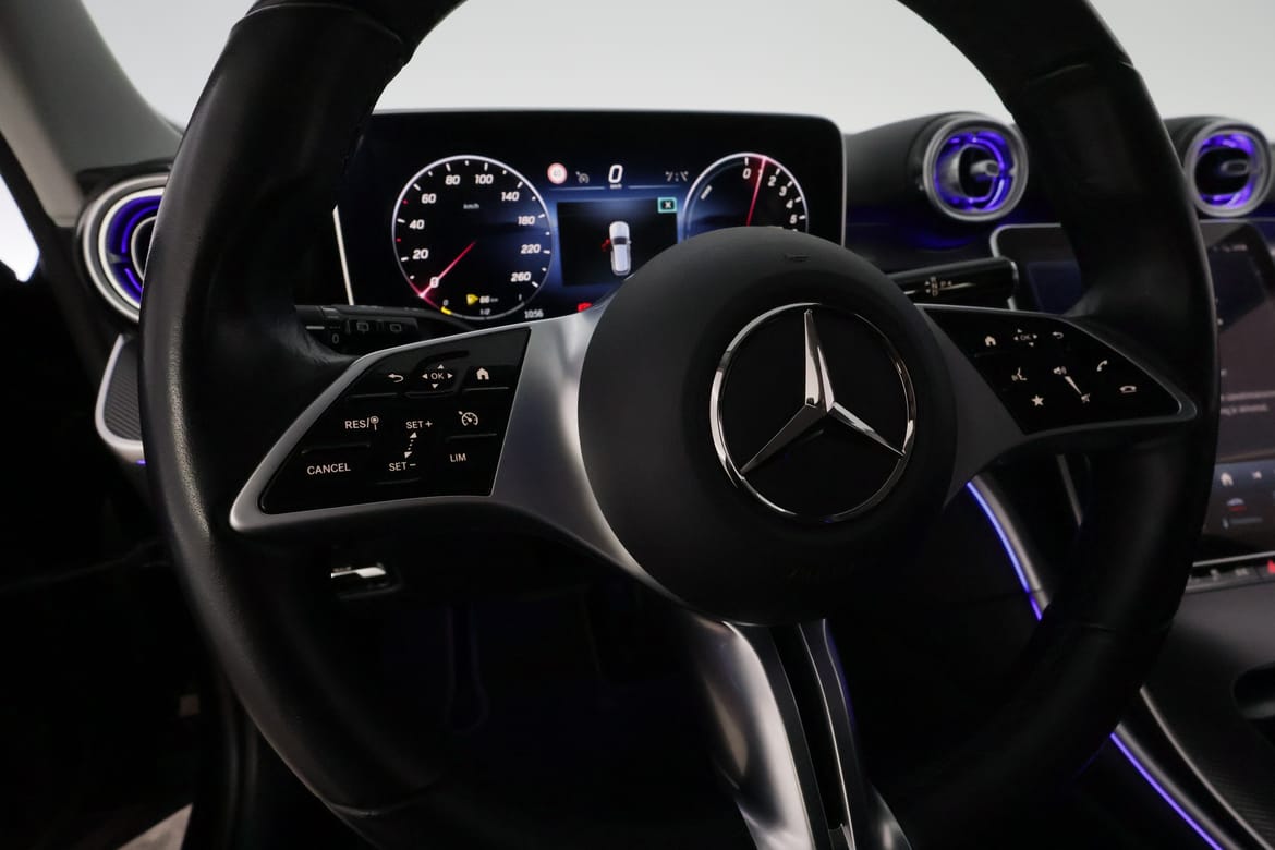 Mercedes-Benz C-Klass 2023 - miniatyr 16