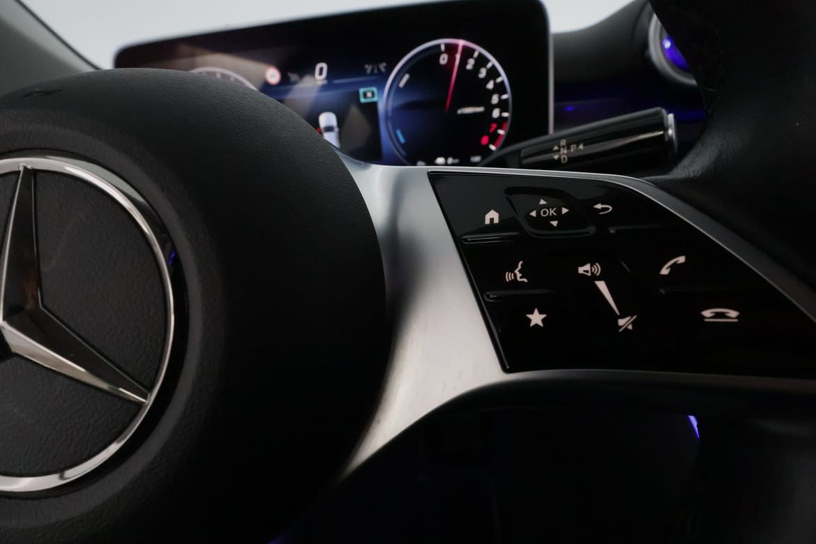 Mercedes-Benz C-Klass 2023 - miniatyr 18
