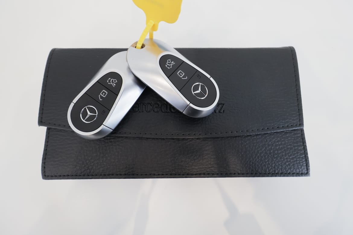 Mercedes-Benz C-Klass 2023 - miniatyr 29