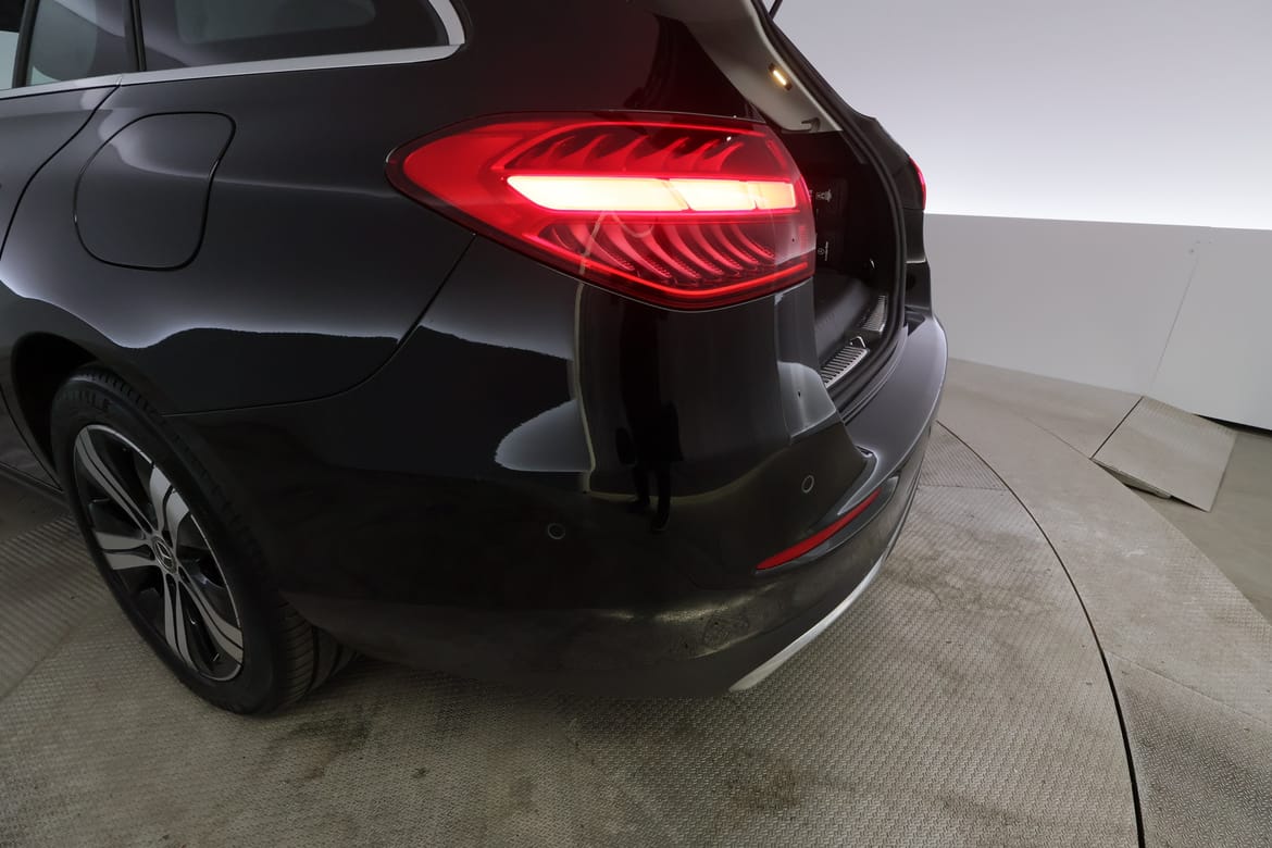 Mercedes-Benz C-Klass 2023 - miniatyr 7