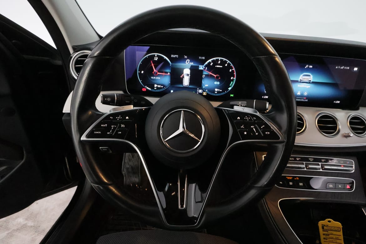 Mercedes-Benz E-Klass 2021 - miniatyr 16