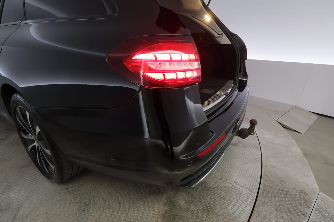 Mercedes-Benz E-Klass 2021 - miniatyr 7