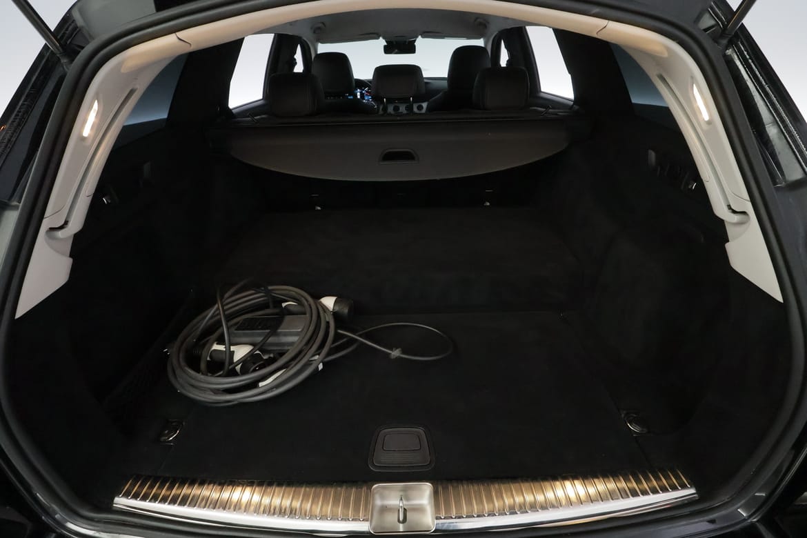 Mercedes-Benz E-Klass 2021 - miniatyr 8