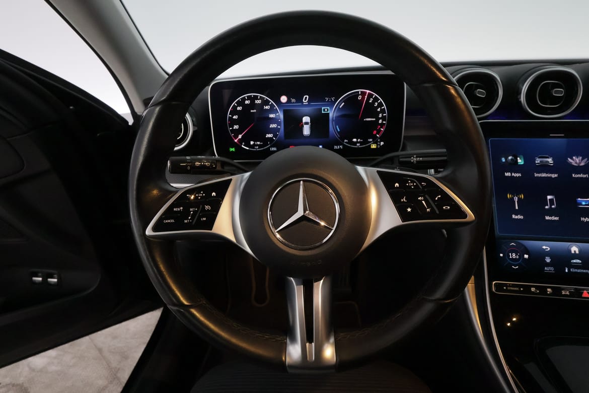 Mercedes-Benz C-Klass 2023 - miniatyr 16
