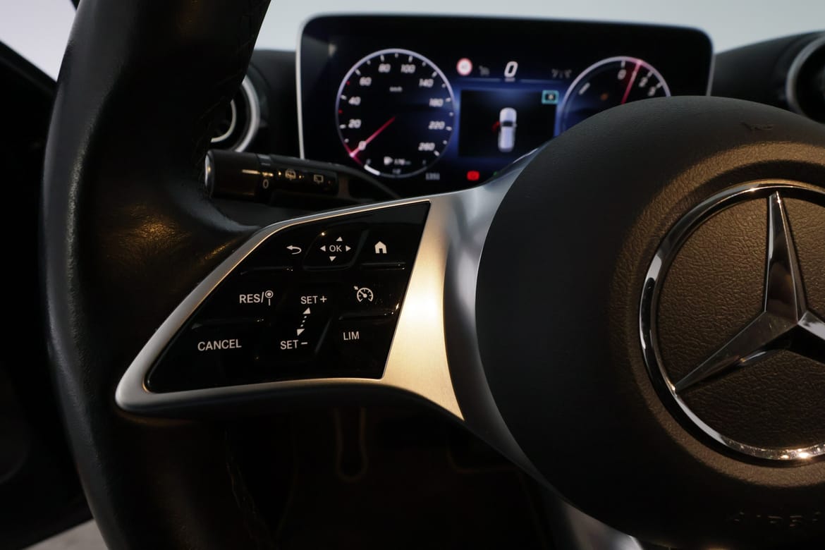 Mercedes-Benz C-Klass 2023 - miniatyr 18